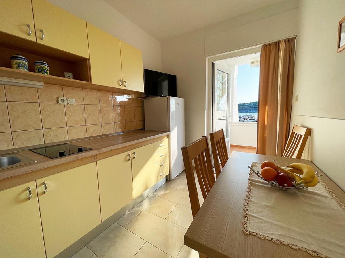 Barbat na Rabu Apartments Near The Sea Barbat מראה חיצוני תמונה
