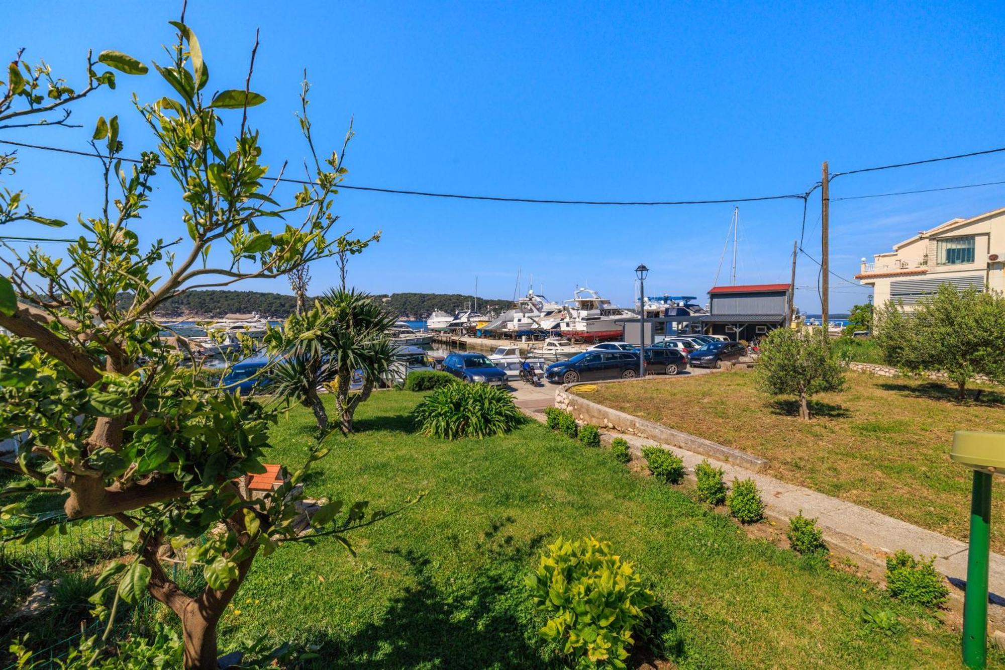 Barbat na Rabu Apartments Near The Sea Barbat מראה חיצוני תמונה